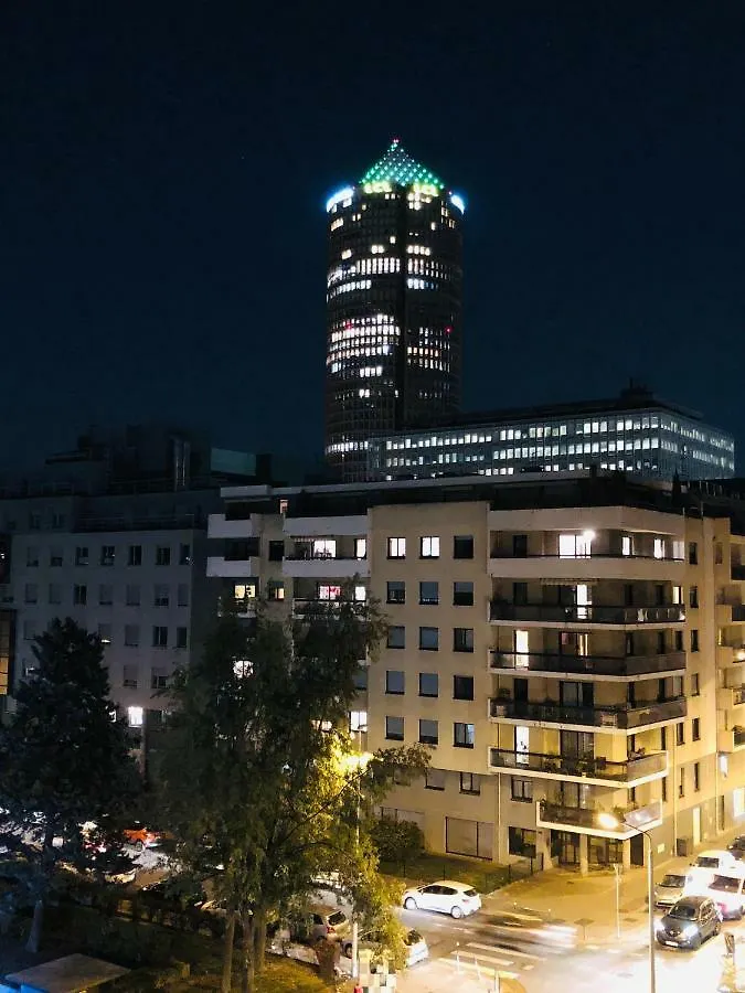 Lost Inn Lyon Part Dieu -Entre Centre Ville Et Gare Part Dieu -Netflix